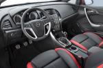 Opel Astra GTC BiTurbo CDTI 2012 года